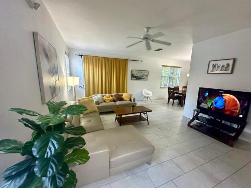 Panoramic 4BR Superior Pool Home near Disney Parks photo 20