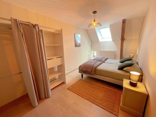 Galeriebild der Unterkunft Gîte rénové avec billard, baby-foot, jardin clos, recharge VE, proche châteaux de la Loire - FR-1-381-575 in Courçay