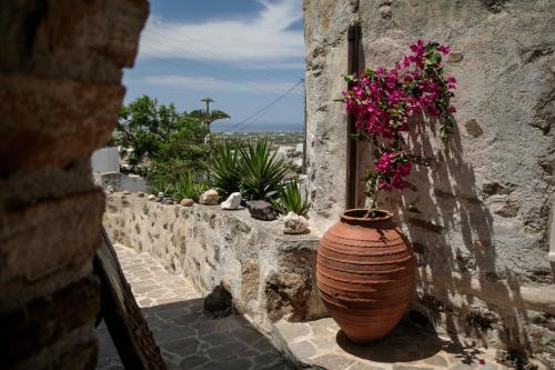 Fotografie z fotogalerie ubytování Themed House "Castle Halaros" View 17th century v destinaci Glinado Naxos