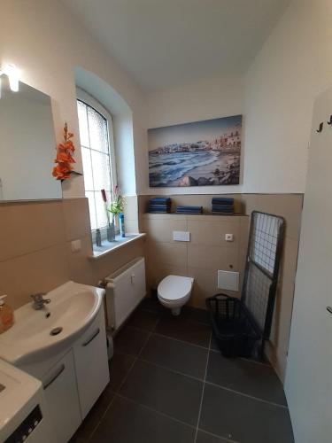 Bilik mandi di Spacious Apartment for Traveler and Fitter