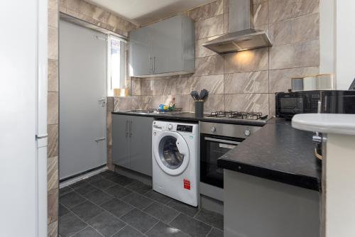 Gorst House - Walk to Anfield - Free parking photo 17