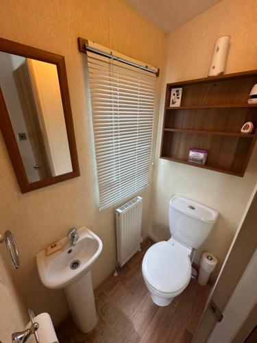 Ένα μπάνιο στο 8 berth Waterside Ingoldmells Skegness R22 SANTANAVAN 6
