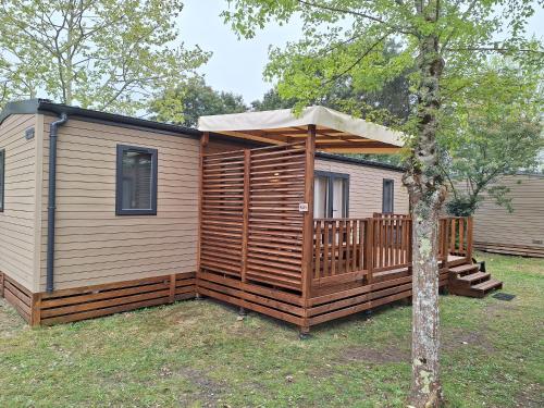 Photo de la galerie de l'établissement Mobilhome élégant 3 ch - 2 sdb au calme, à Biscarrosse