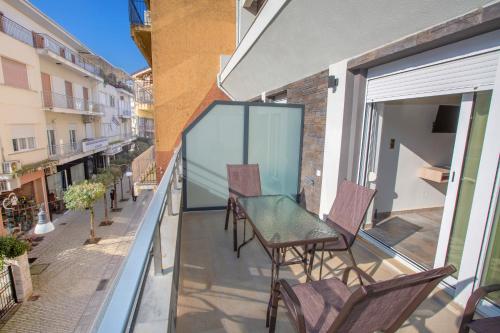 old town apartment 1