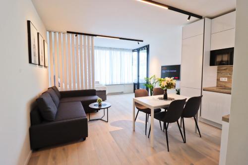 Sunny Apartment in Smichov, Prague 5