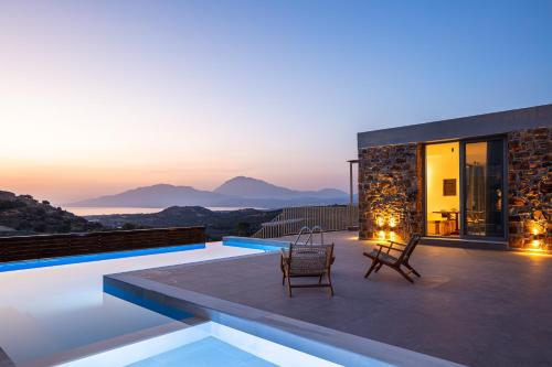 Kōa Villas, stylish Seaview retreat by etouri