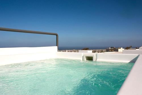 The Lava Villa by A Terre Cave Villas