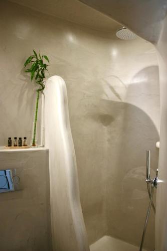 The Lava Villa by A Terre Cave Villas