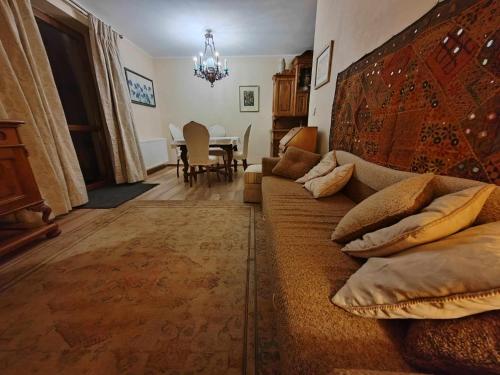 Posezení v ubytování Excelent 1-Bed Apartment in Rzeszow as ideal base