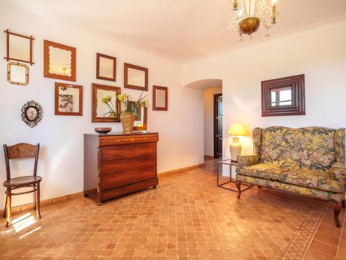 Χώρος καθιστικού στο Holiday Home Gran Llombards by Interhome