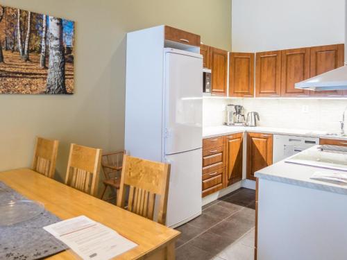 Kuchyň nebo kuchyňský kout v ubytování Holiday Home Vuokatinranta suite 2 b by Interhome