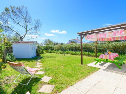 Κήπος έξω από το Holiday Home Lilas by Interhome