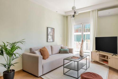 Koukaki 2BR Apartment by UPSTREET