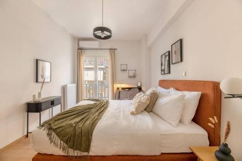 Koukaki 2BR Apartment by UPSTREET