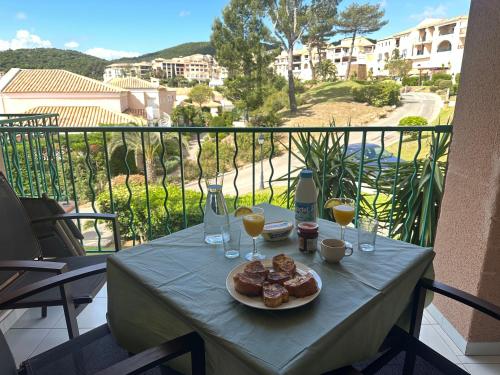 Cap ESTEREL Village , AGAY 4prs Climatisé-WIFI-Parking INCLUS