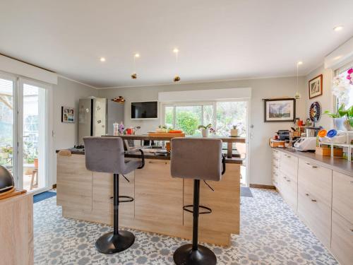 Η κουζίνα ή μικρή κουζίνα στο Holiday Home L'Ecrin by Interhome