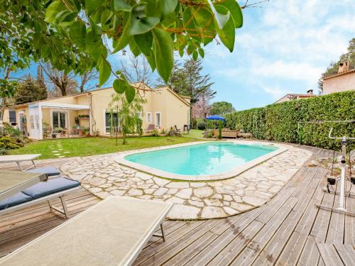 Πισίνα στο ή κοντά στο Holiday Home L'Ecrin by Interhome