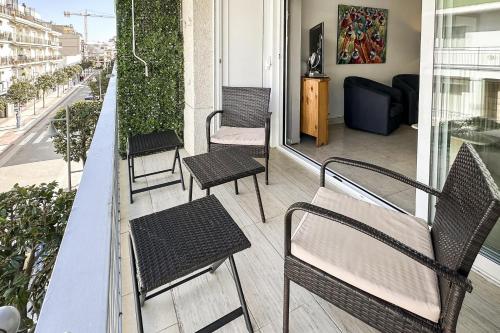 LETS HOLIDAYS Big Apartment With Parking