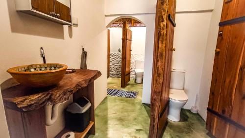 Un baño de Kitesurf Tofo House - 1 minute walk from beach and center