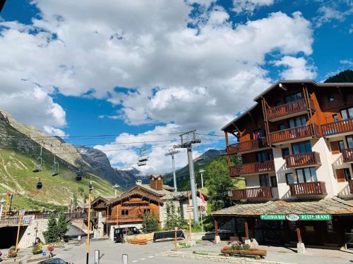 Appartement ski aux pieds Val d'Isère, pour 4, balcon, animaux acceptés