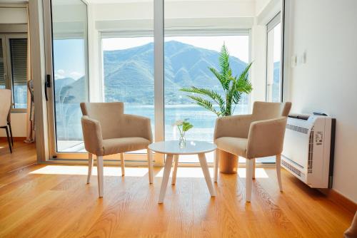 Sea view apartment for 4