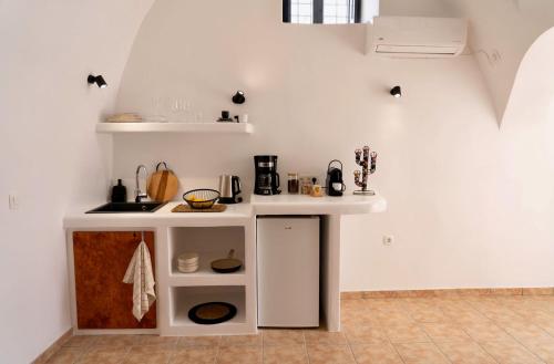 The Tefra Villa by A Terre Cave Villas