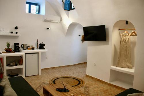 The Tefra Villa by A Terre Cave Villas