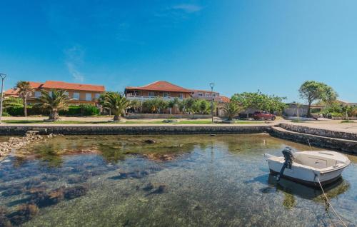 2 Bedroom Amazing Apartment In Privlaka