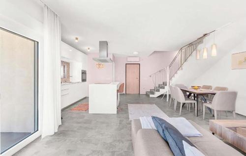 Gorgeous Home In Porec