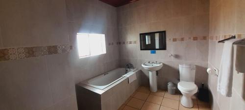 マフィケングにあるMarang Gardens Lodgeのギャラリーの写真