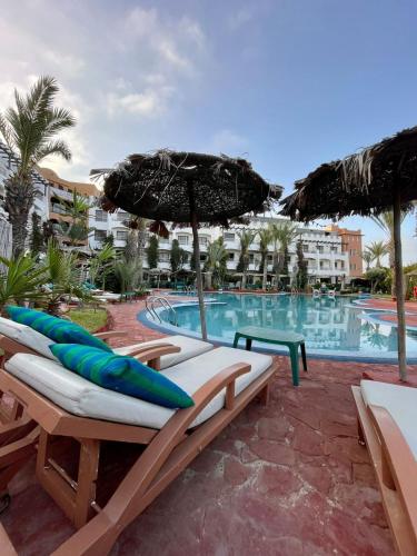 Bazén v ubytování Borjs Hotel Suites & Spa nebo v jeho okolí