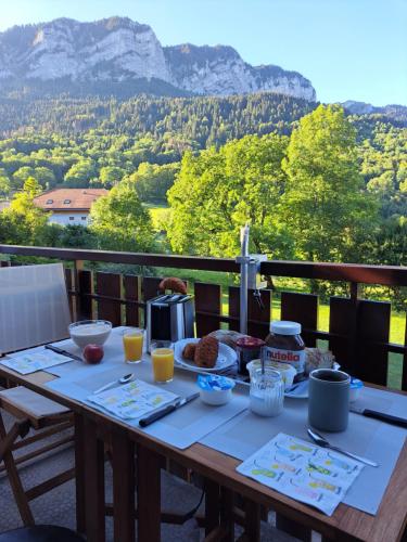 Studio thollon-les-mémises