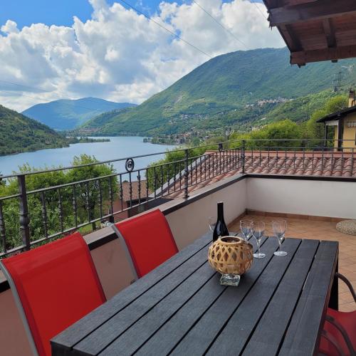 Fotografie z fotogalerie ubytování Villa Dall'Angelo Attico Mountain Lake Endine Hospitality v destinaci Endine Gaiano