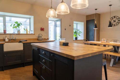 Una cocina o cocineta en Plas Coch, Snowdon Views with Large Garden