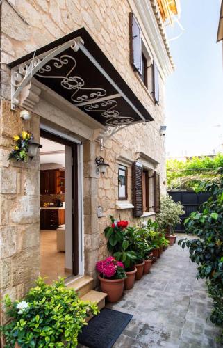 Elvira’s House