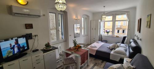 Old Square view apartment