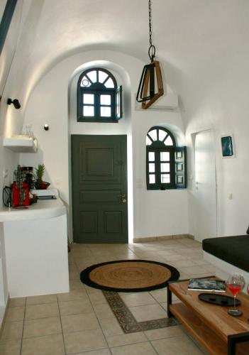 The Lava Villa by A Terre Cave Villas