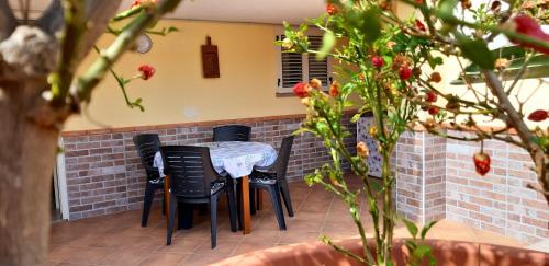 Gallery image of Phiniscollis B&B in La Caletta