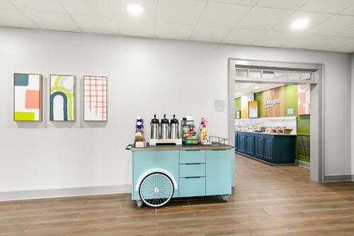 a food cart in a room in a store at Spark by Hilton Commerce, GA in Commerce