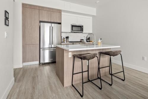 Η κουζίνα ή μικρή κουζίνα στο On Cloud 9 - Curated Lifestyle Loft - Zuni Lofts