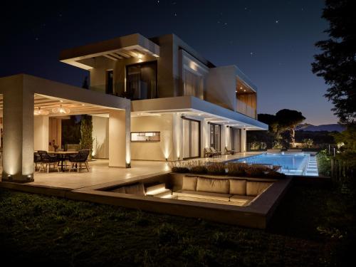 Πισίνα στο ή κοντά στο Oresteia Presidential Villa, a Legendary Retreat, By ThinkVilla