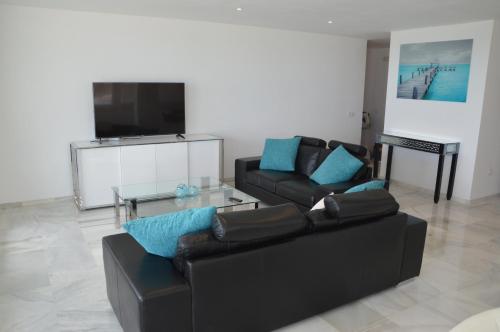 3 Bedroom frontline beach, centre Marbella