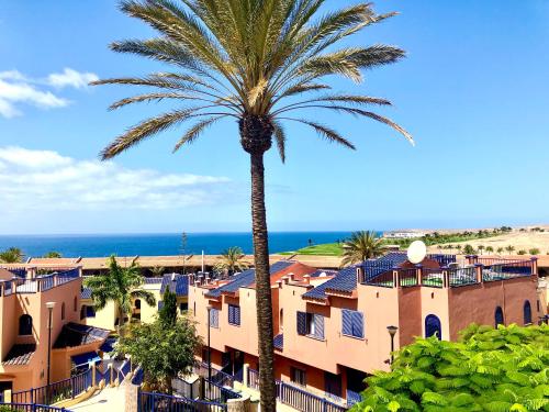 Beach and golf 4 Bedroom Holiday Home