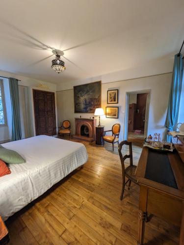 Photo de la galerie de l'établissement Château de Lavaud, à Montbron