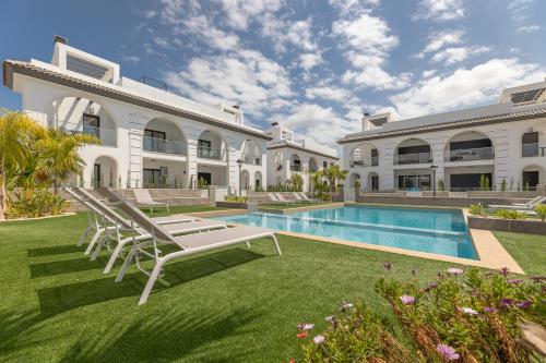 Πισίνα στο ή κοντά στο Enora Garden Quesada 16
