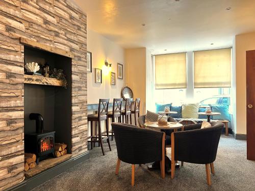 Гостиная зона в Central Cove Guesthouse