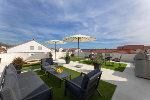 Apartment Makai with a Rooftop Terrace