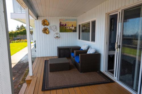 Posezení v ubytování HOV B&B House -Hospitality Ocean View Victoria-
