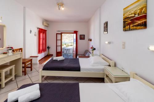 Gallery image of Froudi Rooms in Kamarai