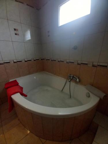 Bilik mandi di Karvali Home Eleni